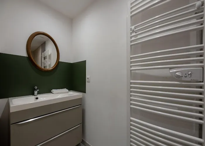 בית נופש Pluto In Centre With Garage